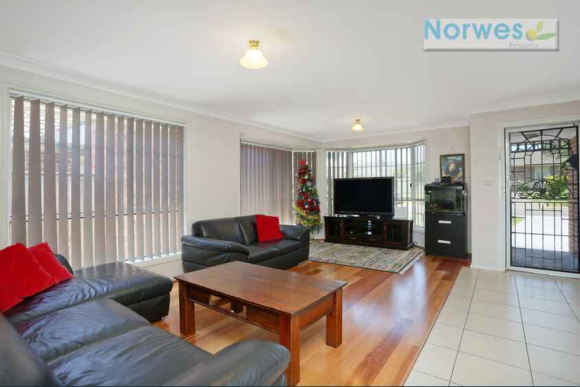 House For Sale 18 Kentia Court Stanhope Gardens